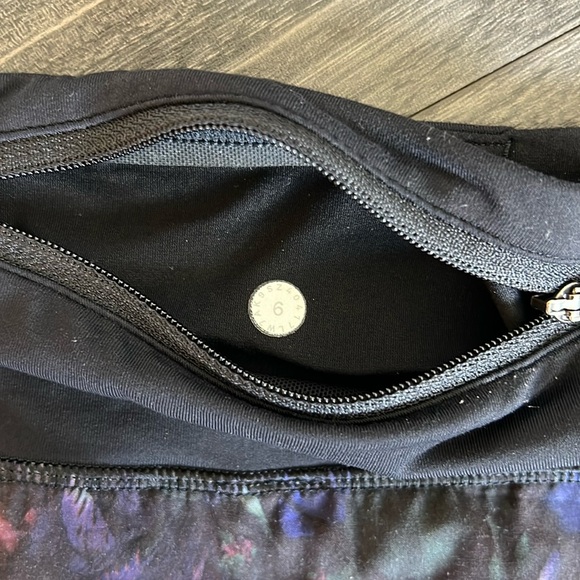 Lululemon Speed  Up Shorts - Picture 4 of 9